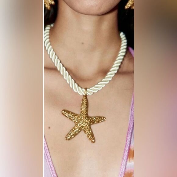 Zara Jewelry - starfish necklace H26